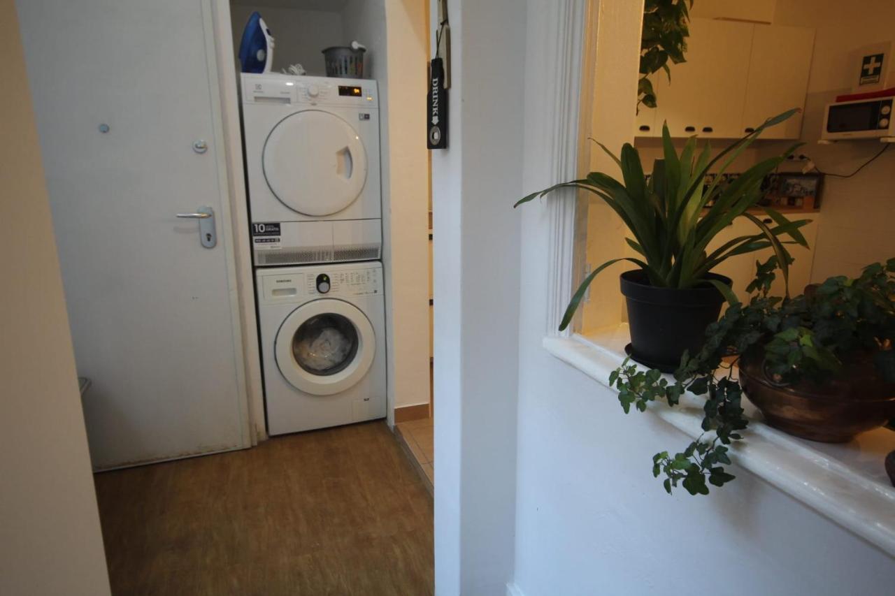 Ocean M1 R4 - Large Double Room With Shared Bathroom In City Center Lisboa Exterior foto