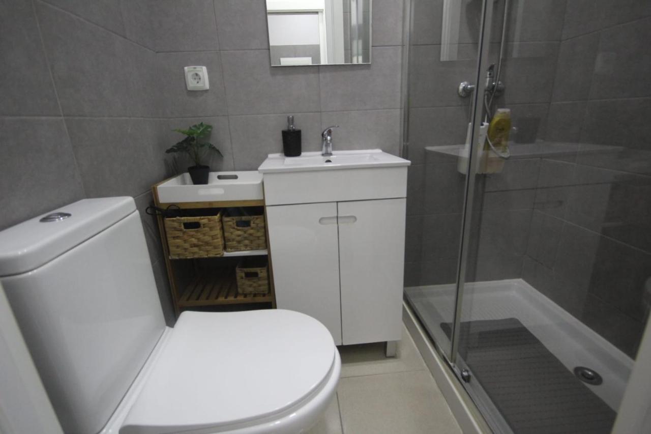 Ocean M1 R4 - Large Double Room With Shared Bathroom In City Center Lisboa Exterior foto